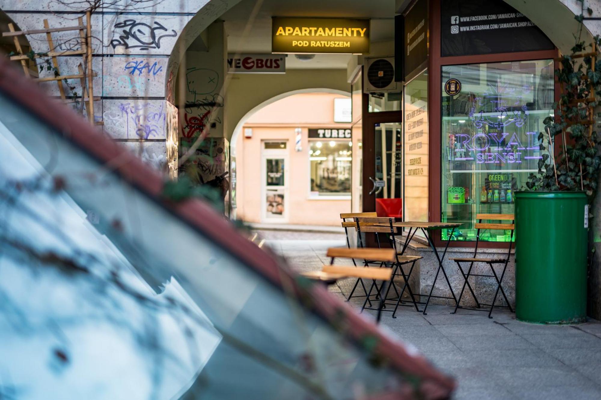 Pod Ratuszem Apartment Жешов Екстериор снимка